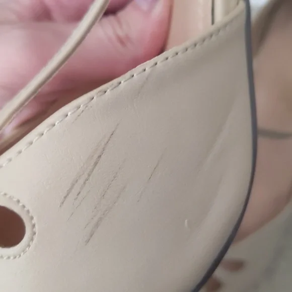 T-Strap nude shoes - Picture 3 of 6